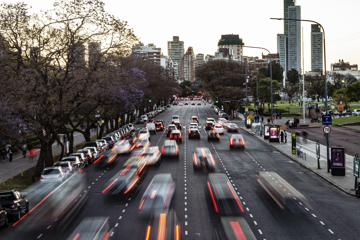 "Avenida Libertador en Movimiento" de Ruperto Silverio Martinez