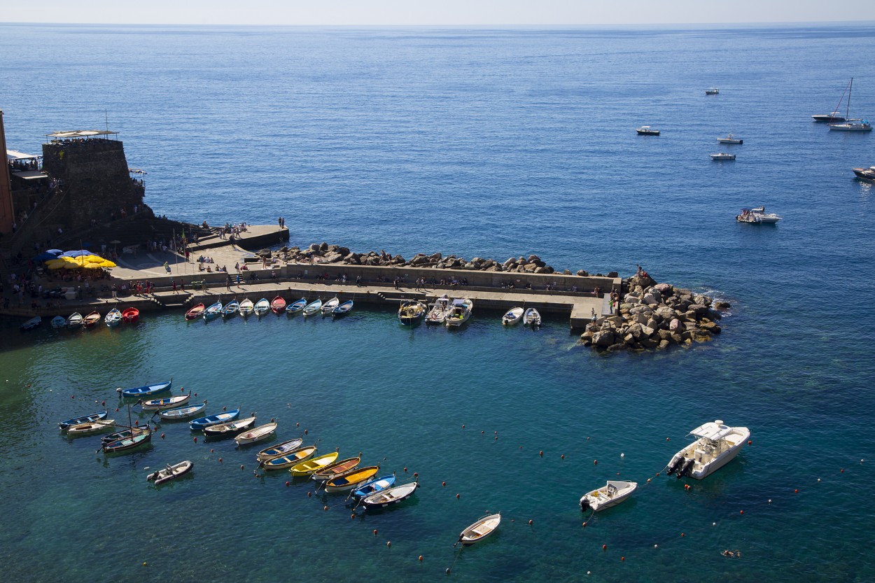 "Vernazza, Cinque Terre, Italia." de Gustavo Acosta