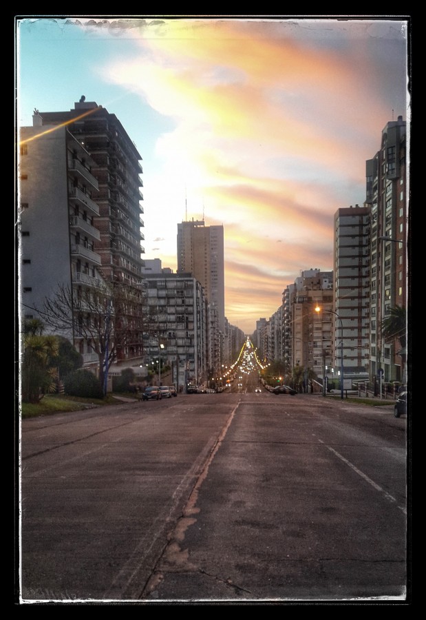 "Cayendo el Atardercer" de Oscar Cuervo