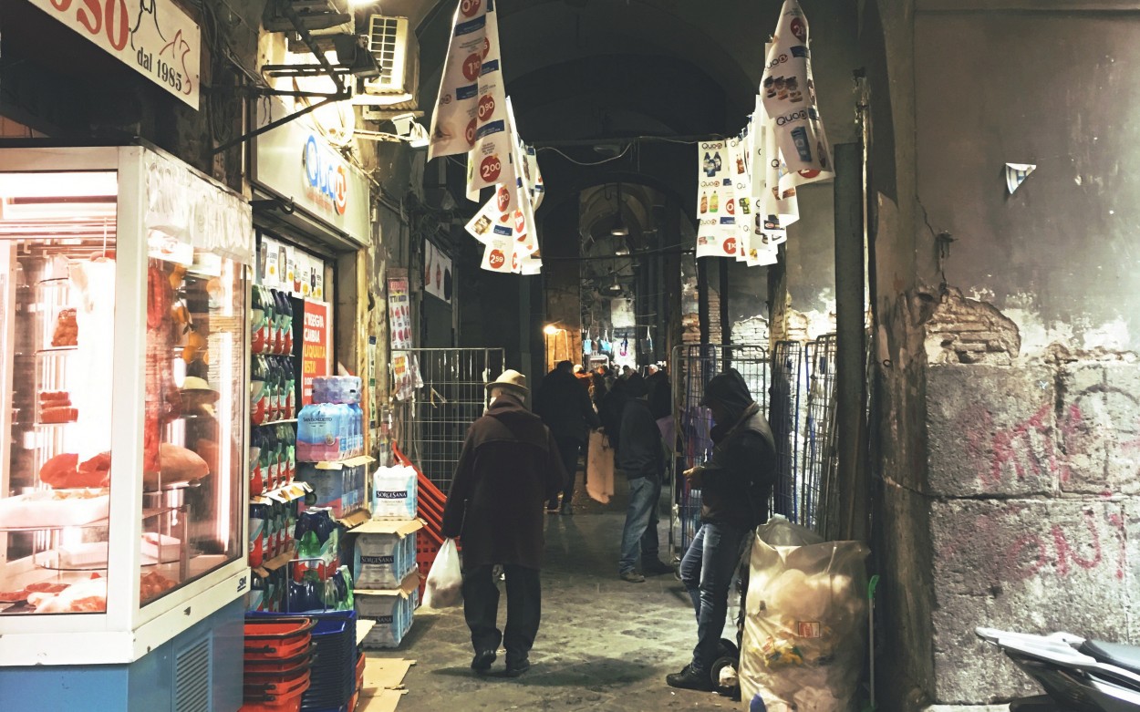 "Napoli - La citt vecchia" de Luis Alberto Bellini