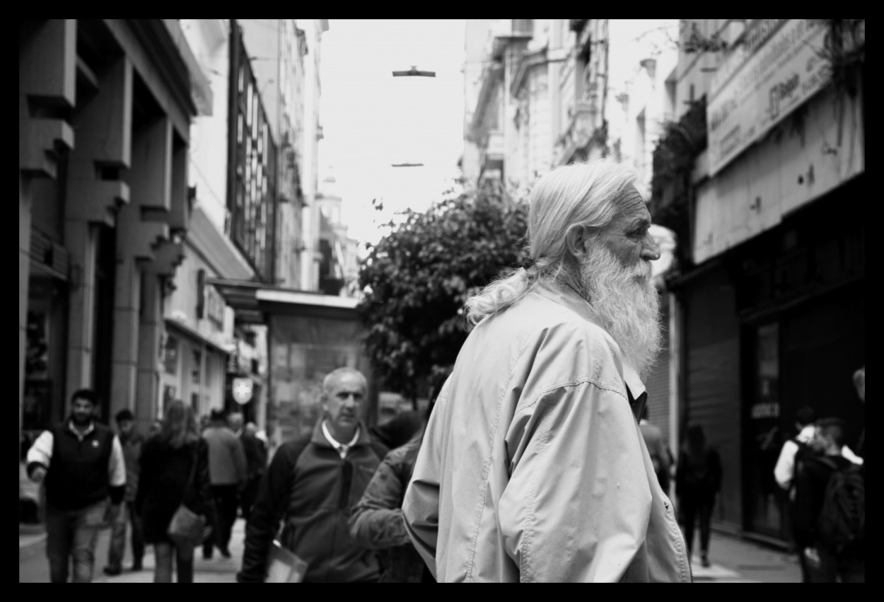 "PELOOOO BLANCOOO Y BARBA EN CALLE FLORIDA!!!" de Maria Eugenia Cailly (euge)