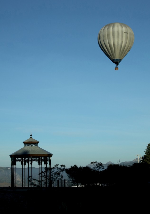 "Globo y glorieta" de Francisco Luis Azpiroz Costa