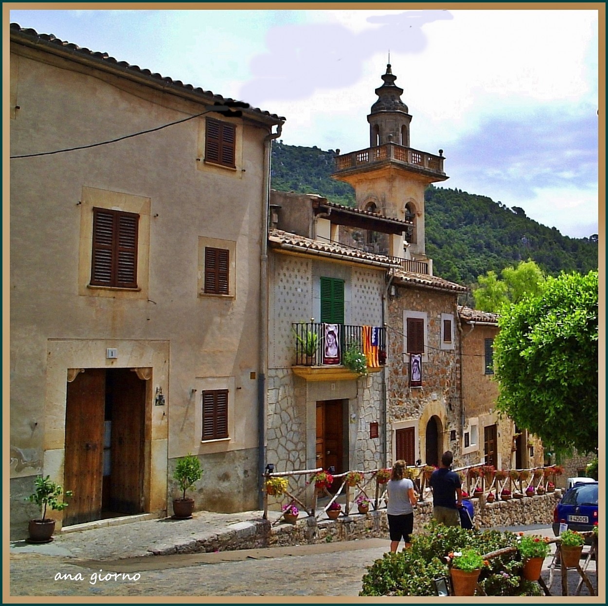 "paseando por el pueblo" de Ana Giorno