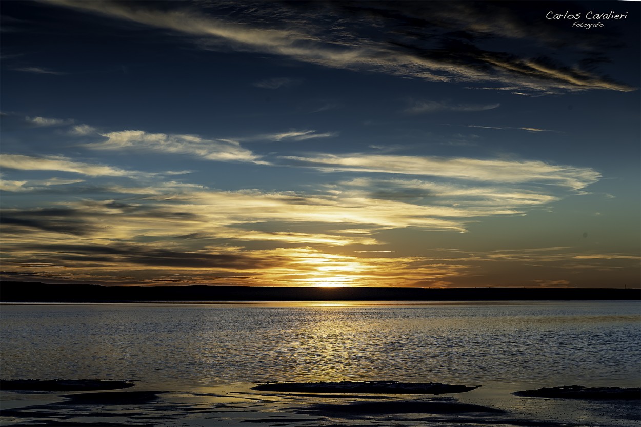 "Atardecer de un dia agitado..." de Carlos Cavalieri