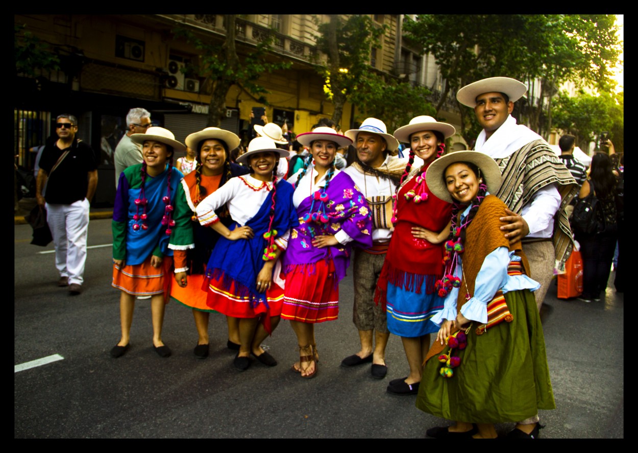 "FESTIVAAAL DE COLORESSS!!!" de Maria Eugenia Cailly (euge)