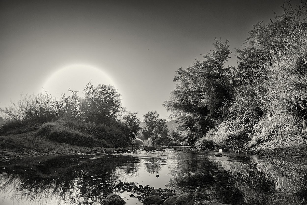 "Amanecer en el rio" de Francisco Jos Cerd Ortiz