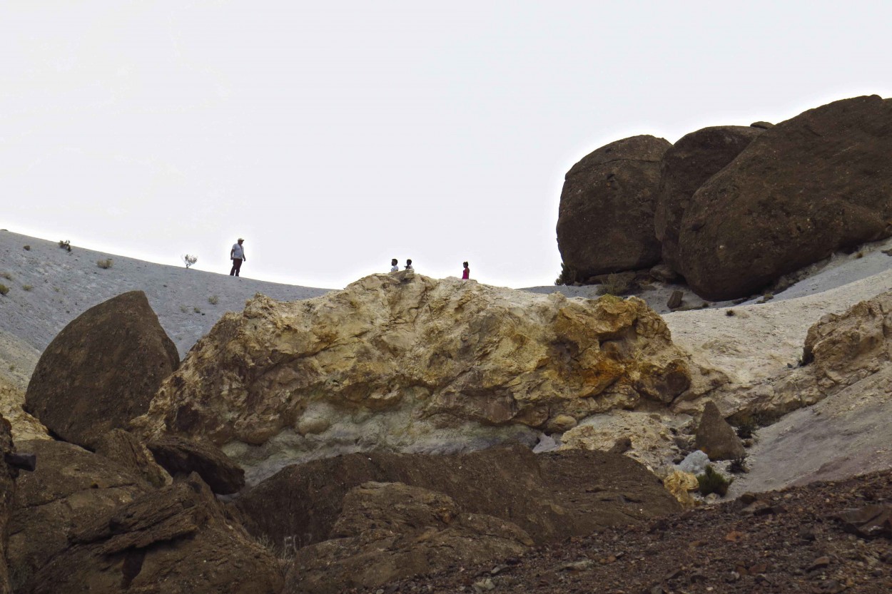 "`Cerro de los 7 Colores II`" de Iris Elizabeth Scotto