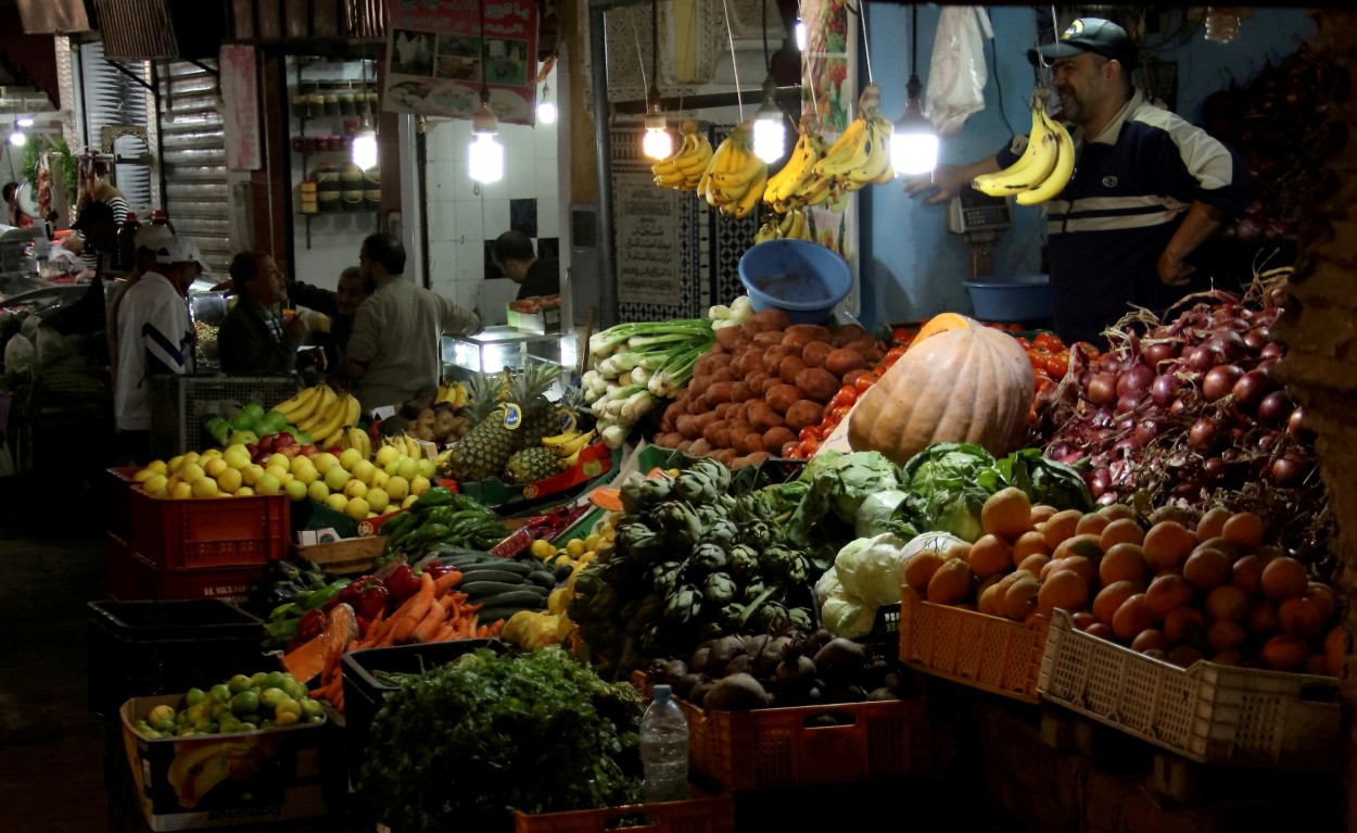 "Verdulero del Souk." de Francisco Luis Azpiroz Costa