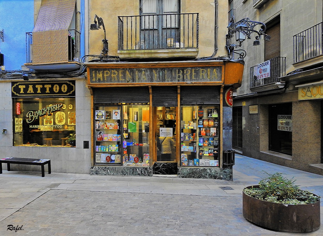 "La vieja libreria." de Rafael Serrano Arguedas