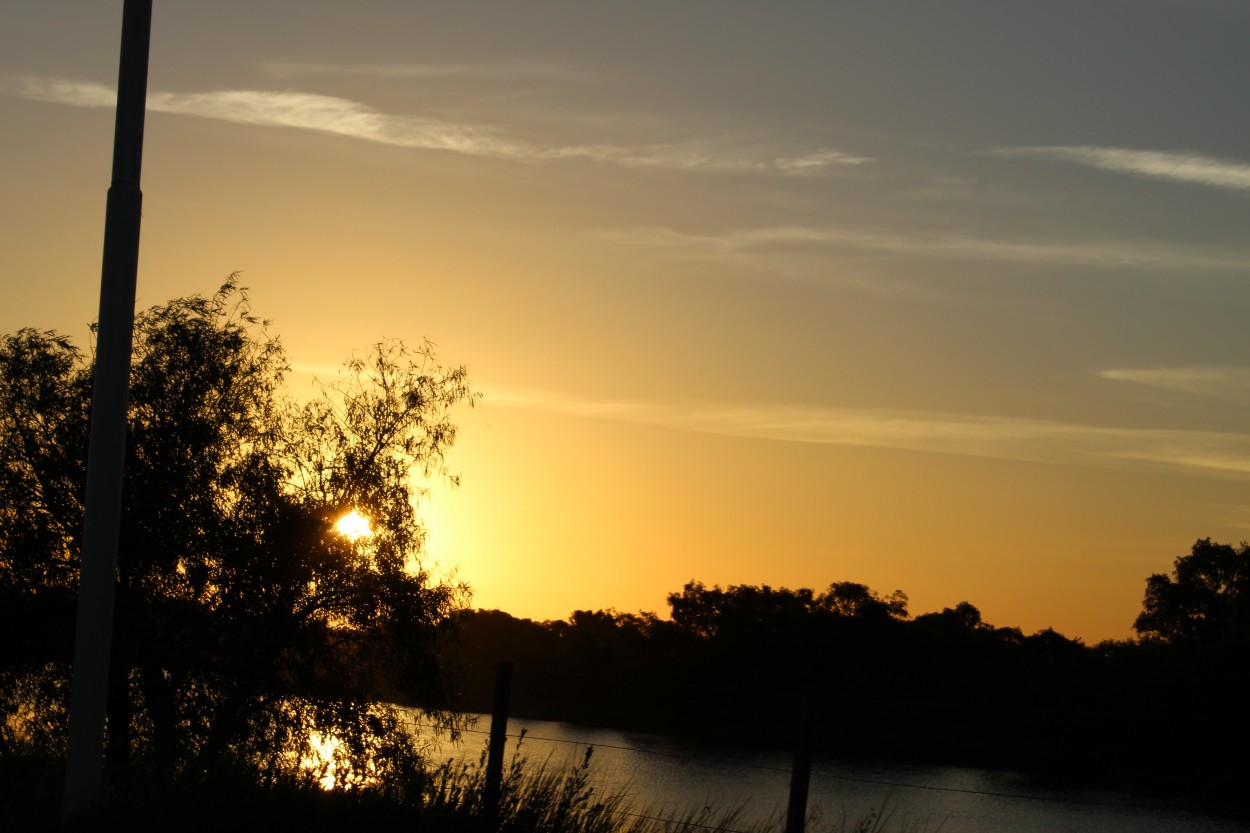 "atardecer litoraleo" de Gisela Mariel Saettone