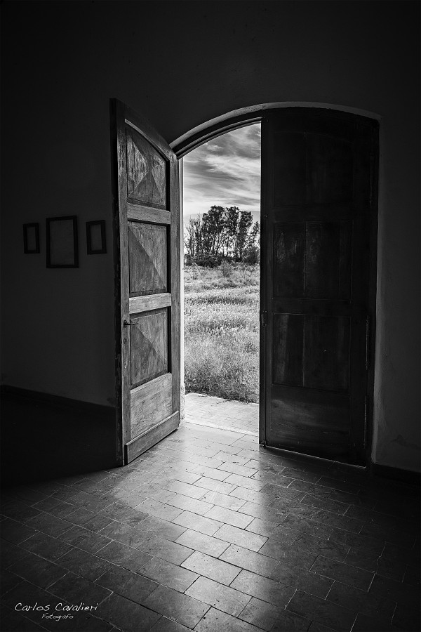 "Una Puerta abierta a la Naturaleza..." de Carlos Cavalieri