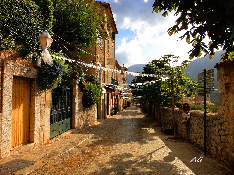 "Fiesta en Valldemossa, Mallorca" de Ana Giorno