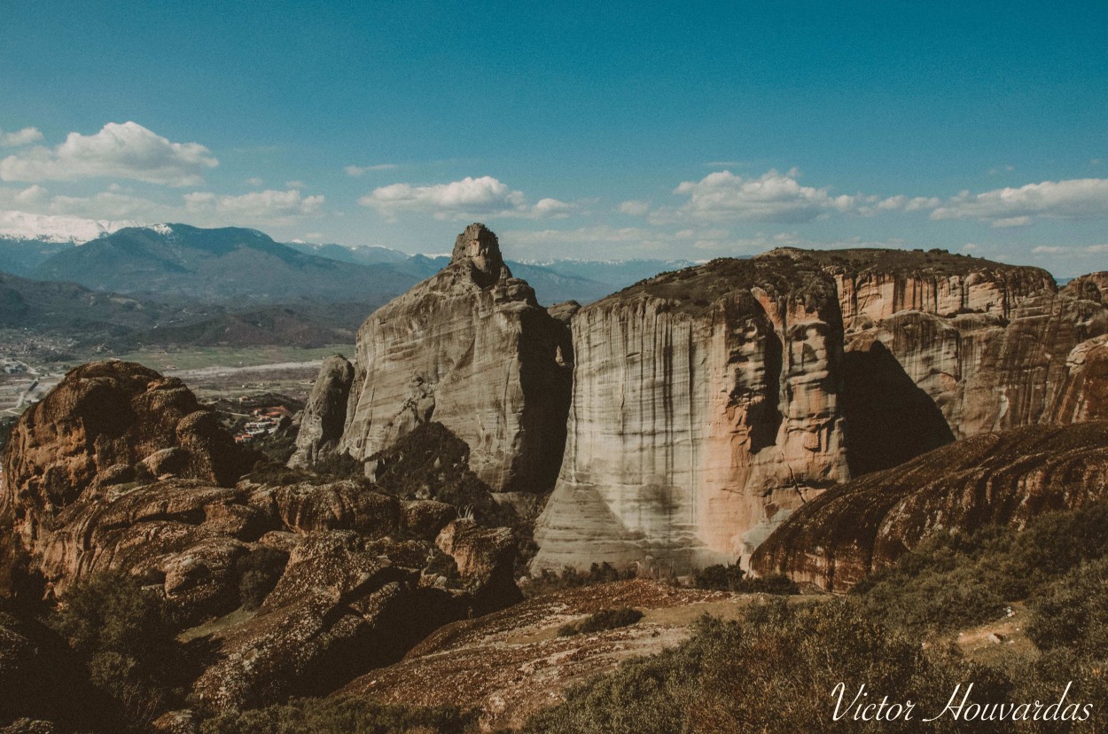 "PANORAMA DE METEORA GRECIA" de Victor Houvardas