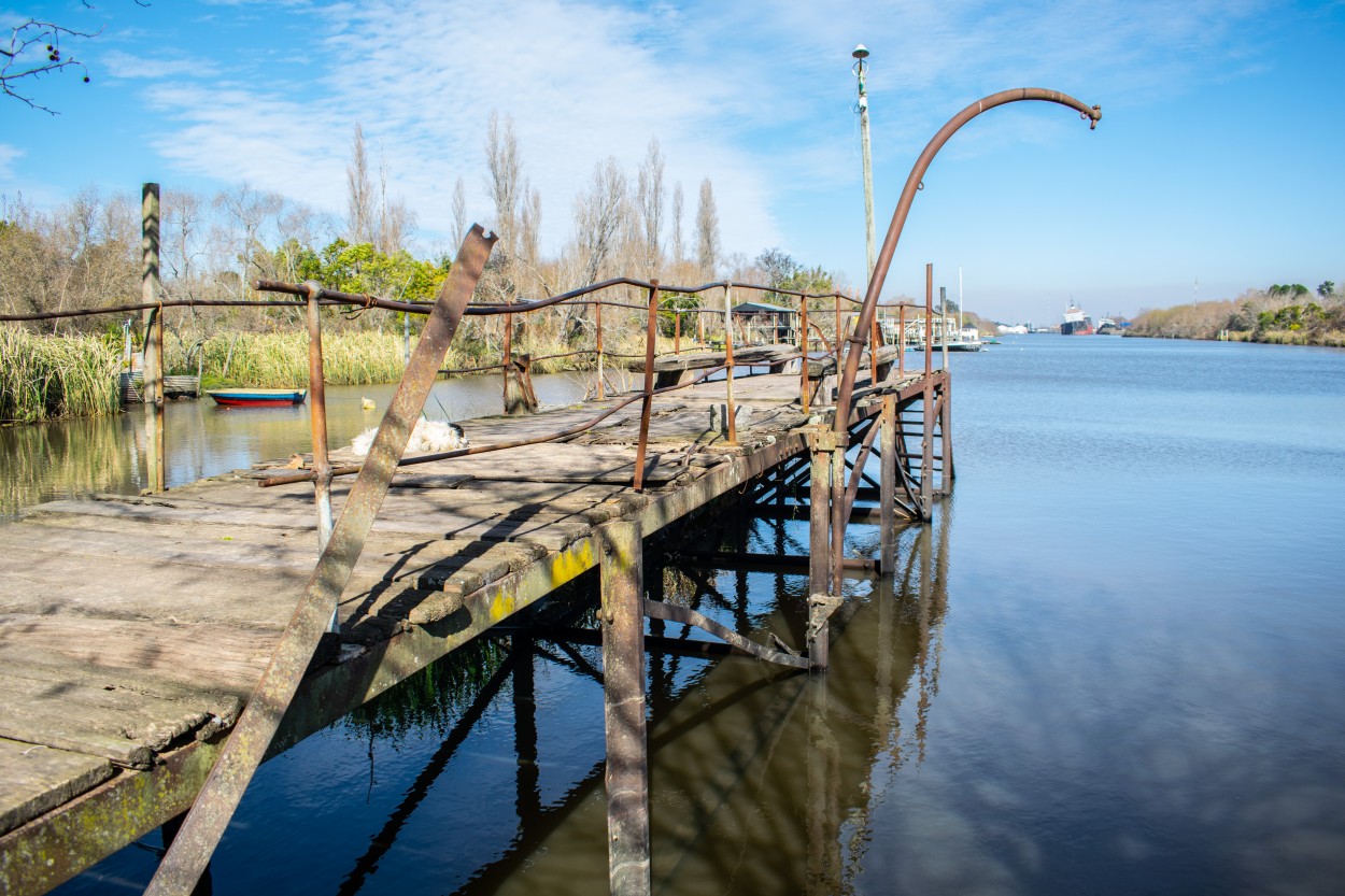 "muelle viejo" de Mariana Luna