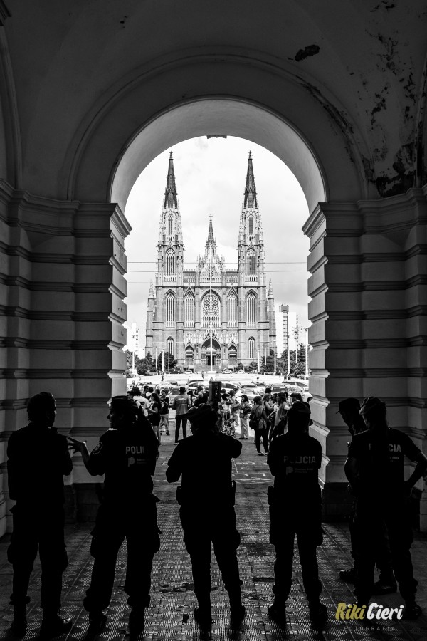 "Catedral Ciudad de La Plata" de Riki Cieri