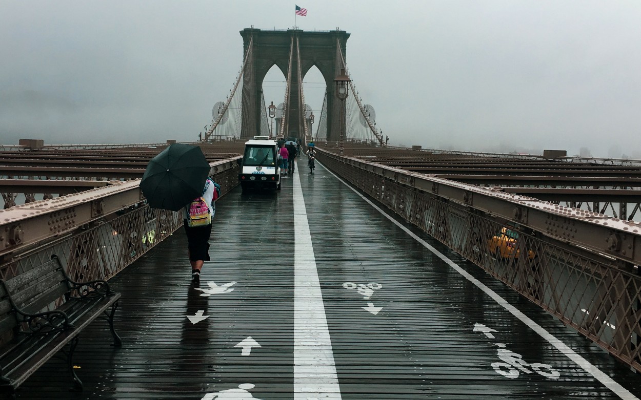 "Llueve en NYC" de Luis Alberto Bellini