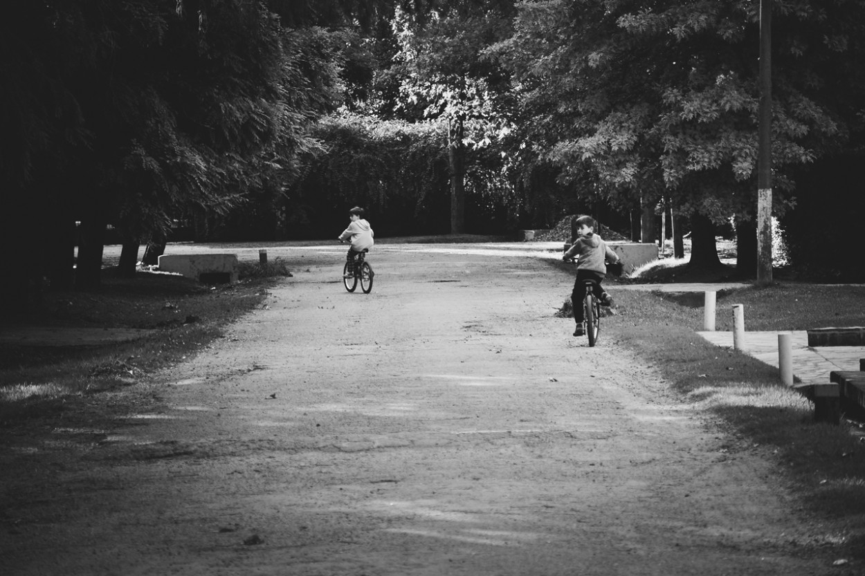 "los nios de la bicicleta" de Laura Aschieri