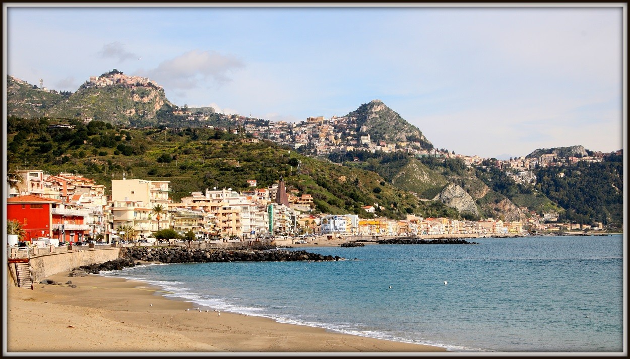 "Giardini Naxos, Costa italiana!!" de Eduardo Alfredo Balducci