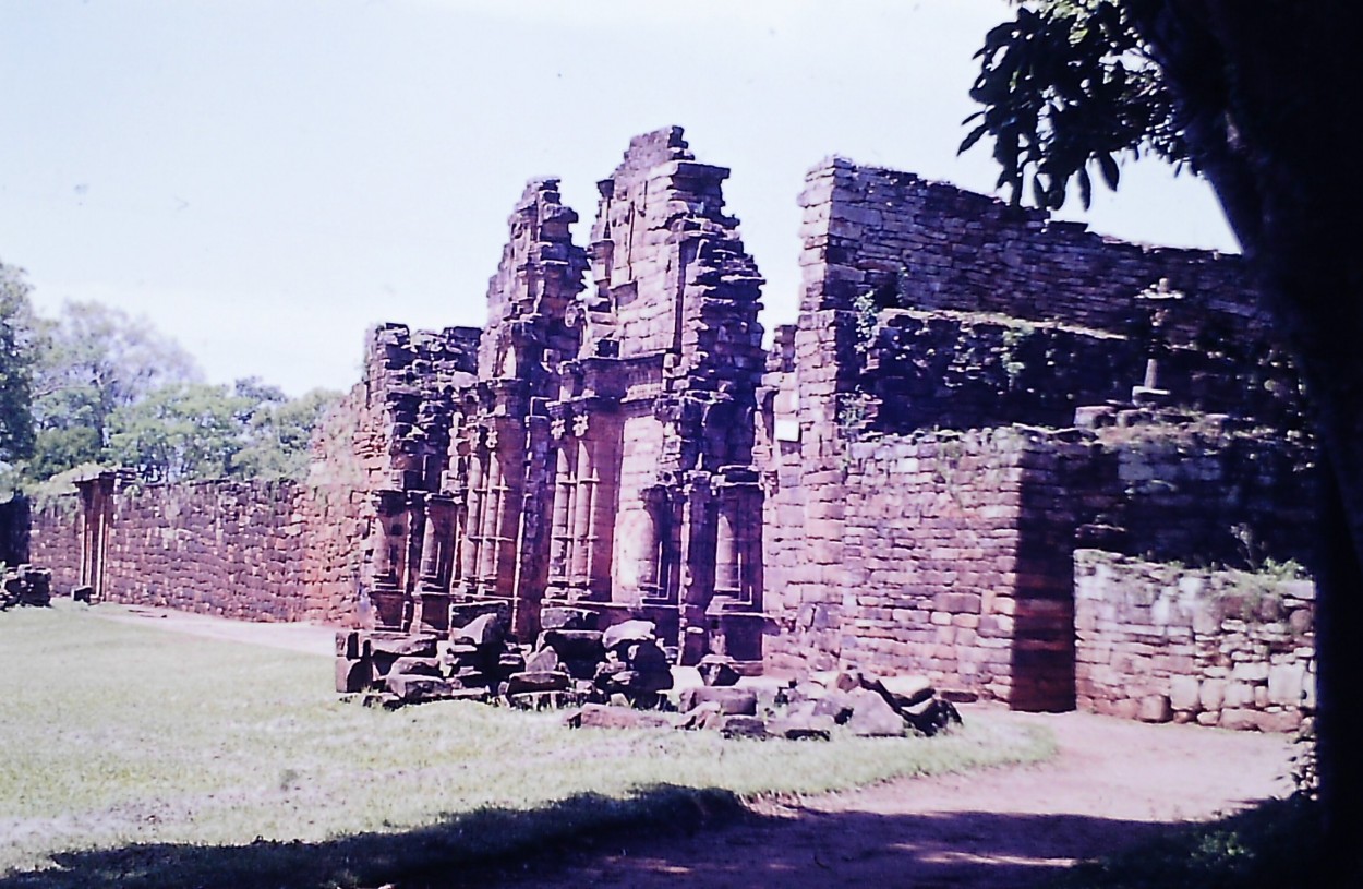 "ruinas franciscanas" de Tzvi Katz