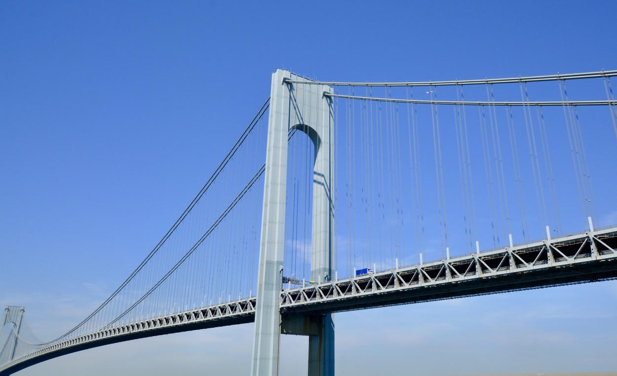 "Un puente al cielo." de Alejandra Jevos