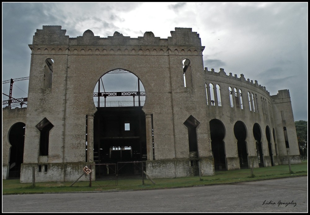 "PLAZA DE TOROS (Uruguay)" de Lidia Gonzalez