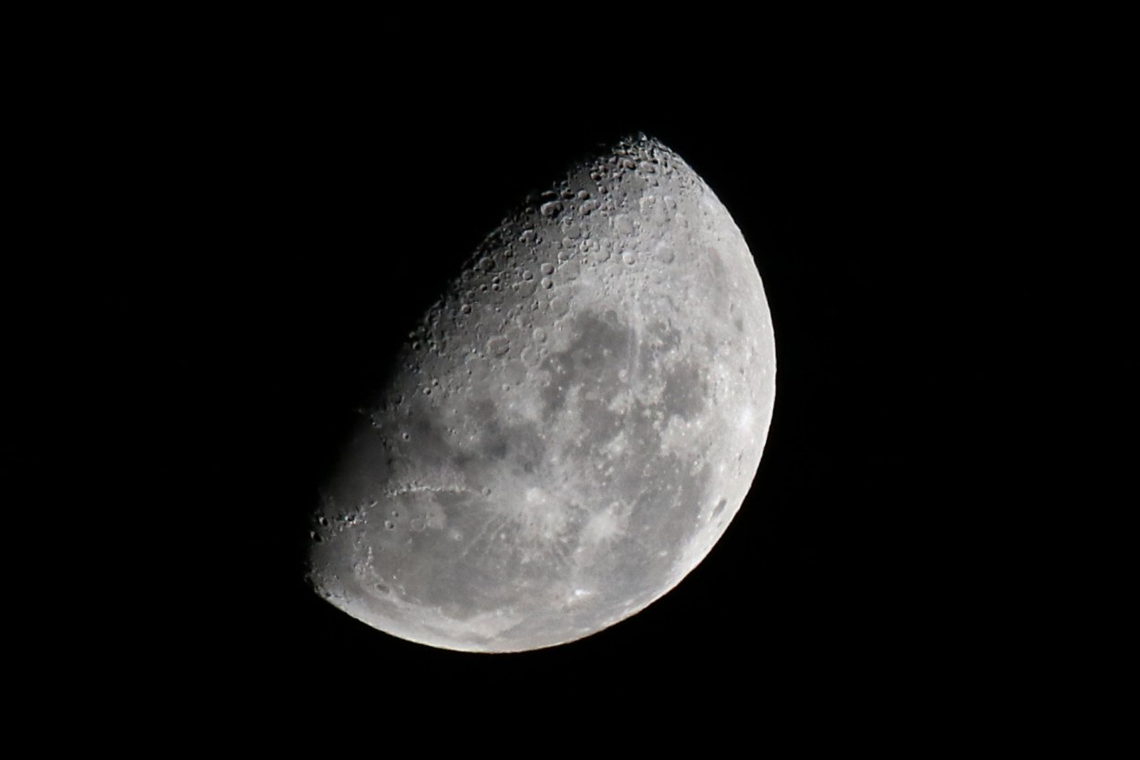 "Luna menguante" de Juan Carlos Barilari