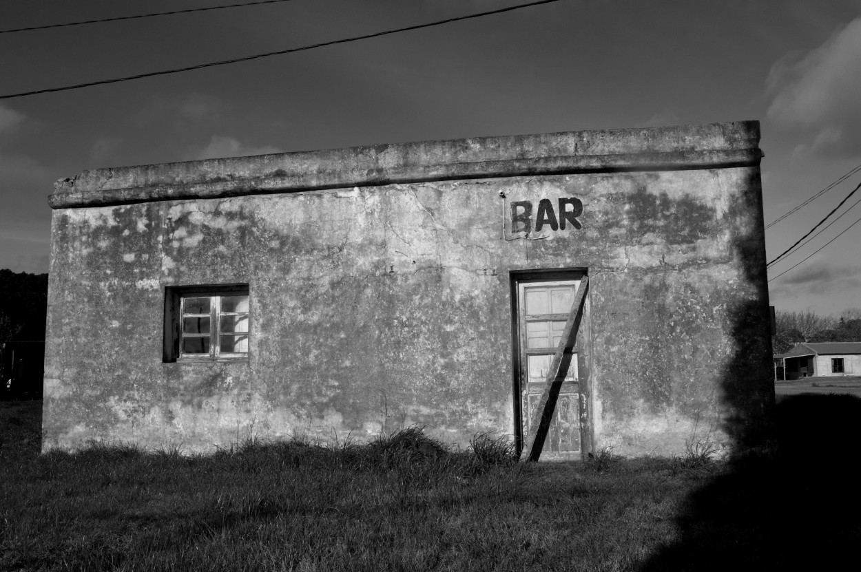 "Soledad del bar" de Javier Andrade