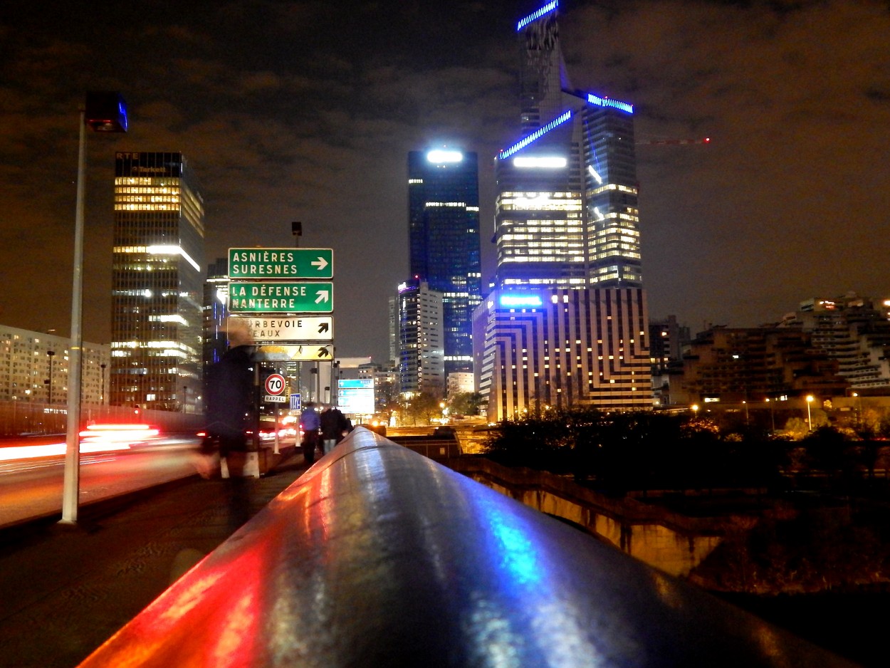 "En `La Defense`" de Jos Luis Mansur