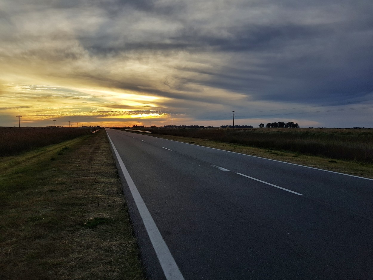 "Cae la tarde en la ruta" de Fernando Valdez Vazquez