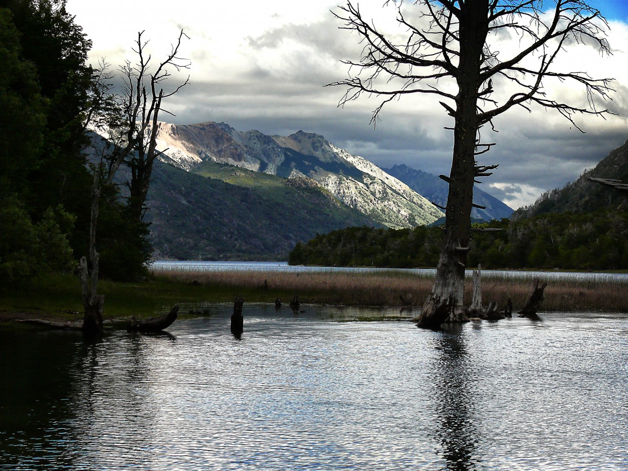 "Atardece en lago Guglielmo..." de Juan Carlos Barilari