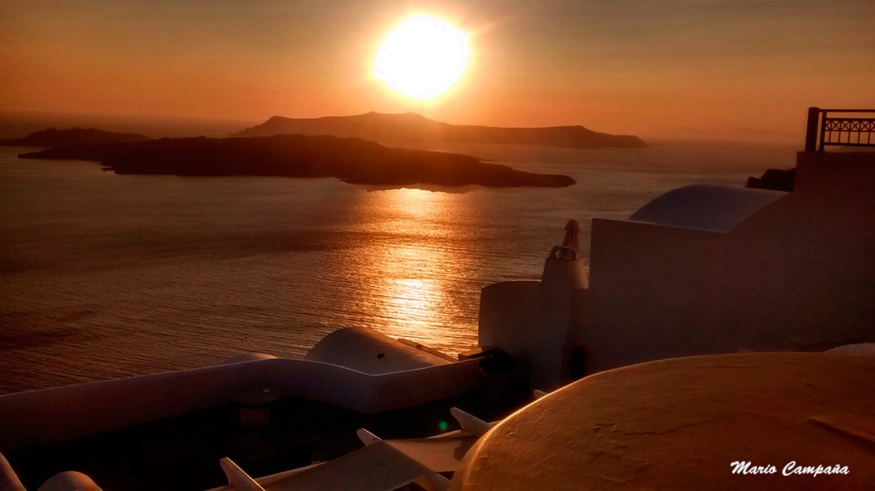 "Hora Dorada en Santorini..." de Mario Campaa