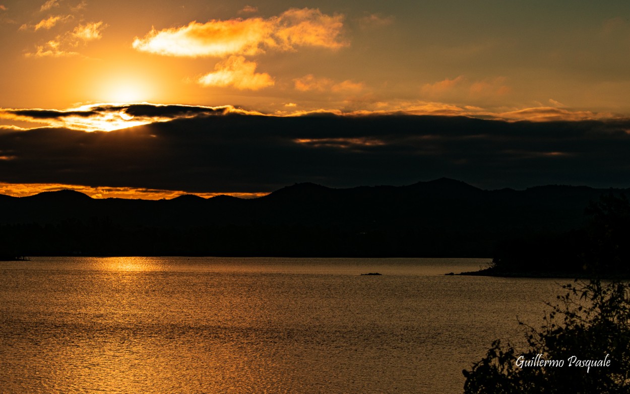 "Atardecer dorado" de Guillermo Daniel Pasquale