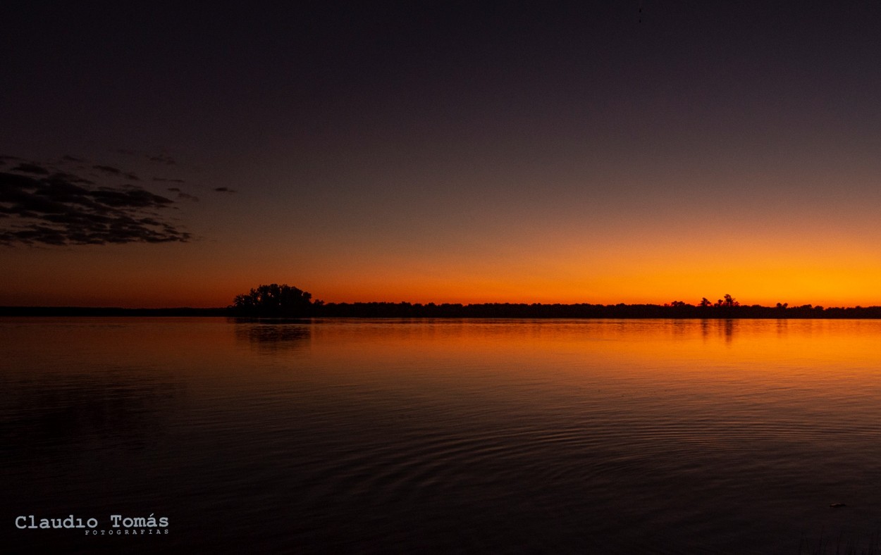 "Amaneciendo" de Claudio Roberto Toms