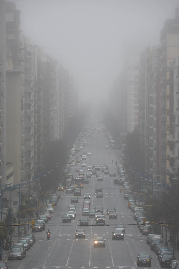 "Manejando en la niebla" de Abel Raffo