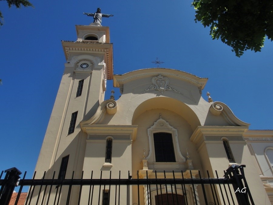 "Parroquia Sda. Familia, MdP" de Ana Giorno