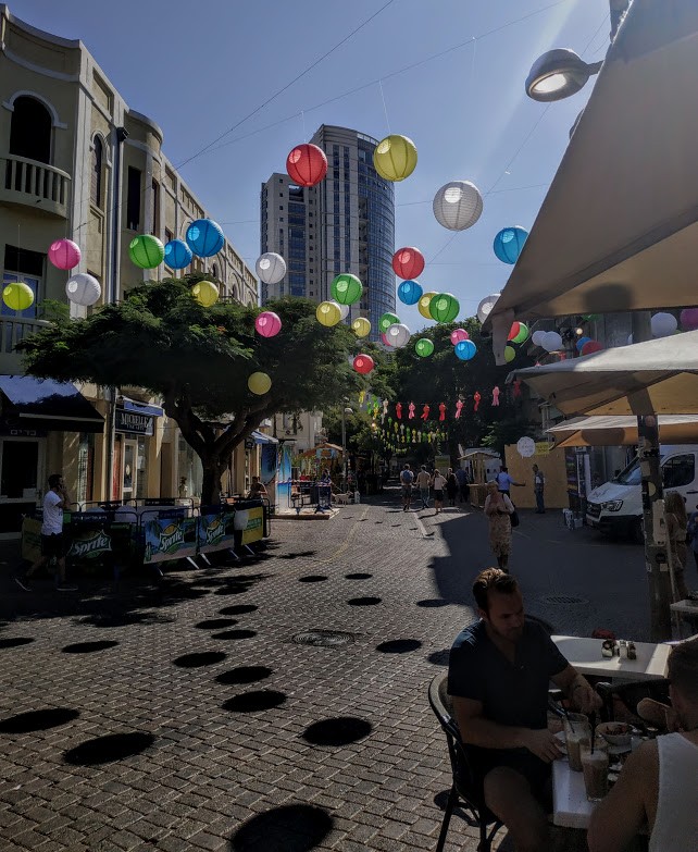 "shuk haCarrmel, Tel Aviv" de Tzvi Katz