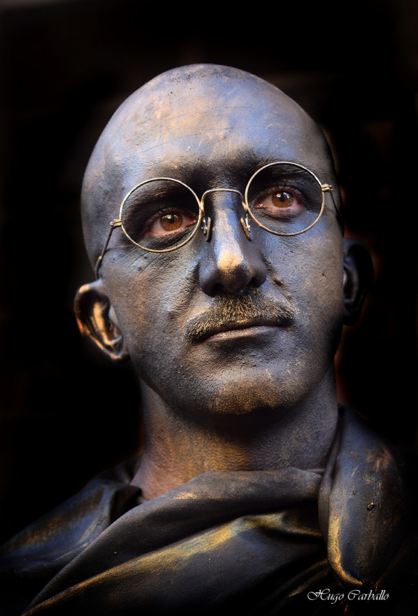 "Gandhi" de Hugo Carballo (oxido)