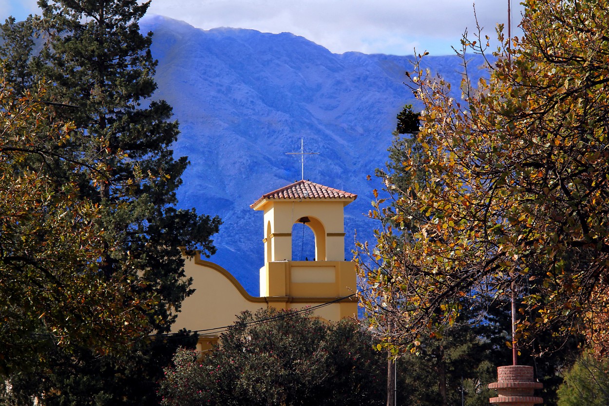 "La Iglesia y la montaa" de Juan Carlos Barilari