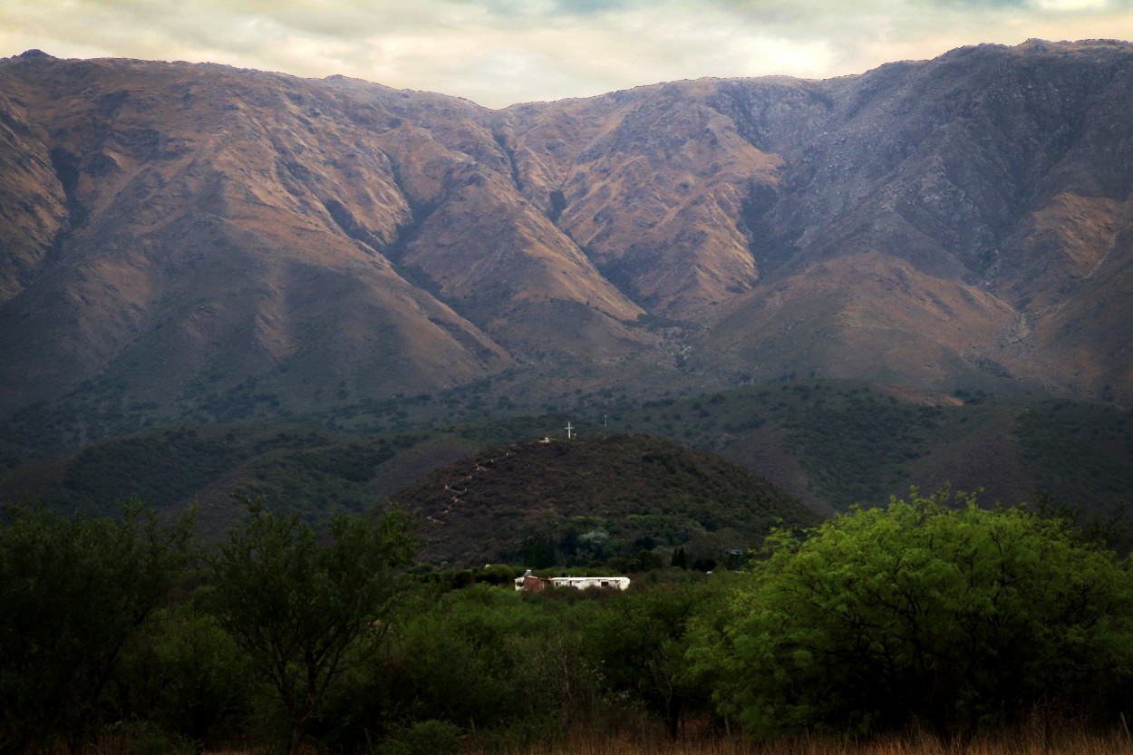 "El Via Crucis de Loma Bola" de Juan Carlos Barilari