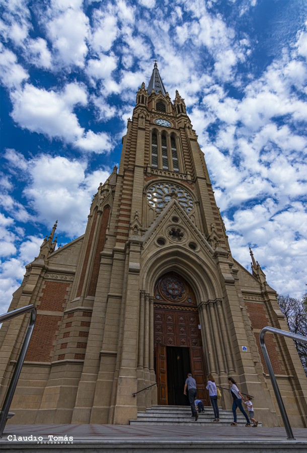 "Catedral de San Isidro" de Claudio Roberto Toms