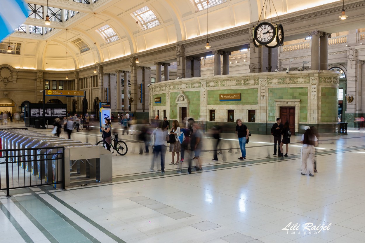 "estacion retiro, Buenos Aires" de Lili Raijel