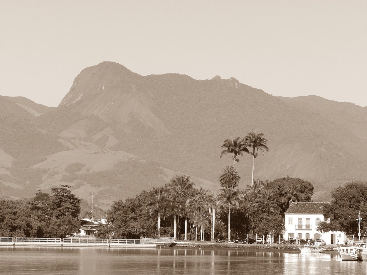 "Parque nacional da Serra da Bocaina e Paraty R.J." de Decio Badari