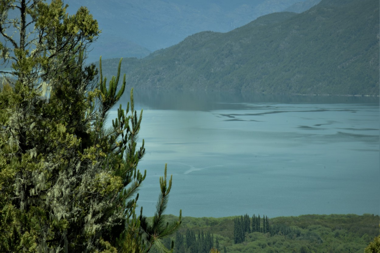 "lago puelo" de Daniel Alberto Correa