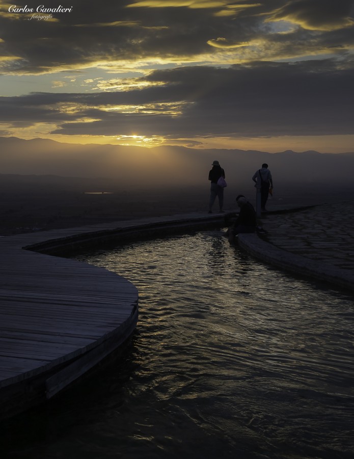 "Las Luces del Ocaso..." de Carlos Cavalieri