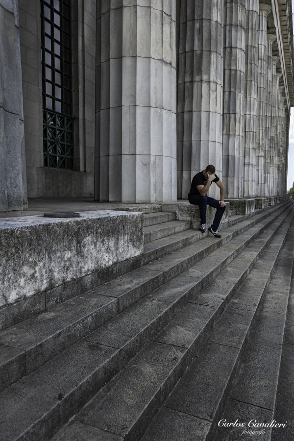 "Con Problemas Legales...." de Carlos Cavalieri