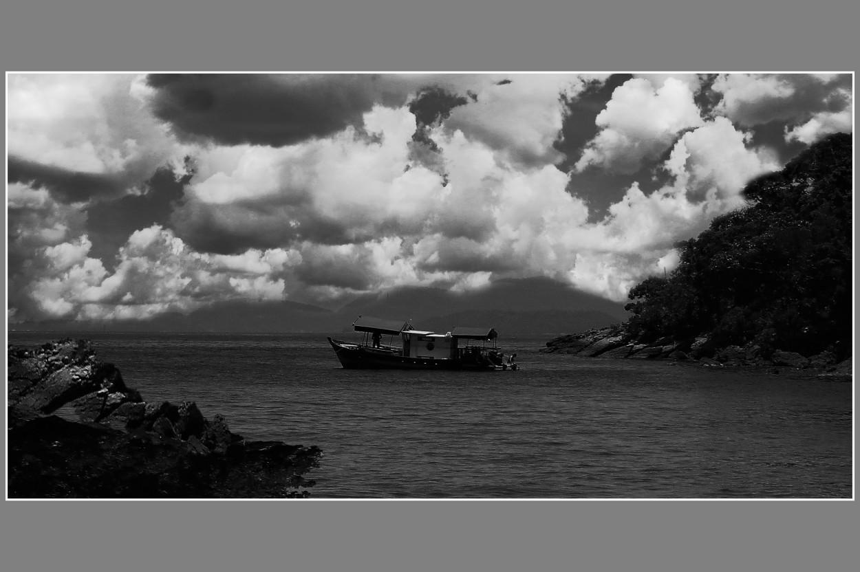 "Angra dos reis" de Carlos Alberto Tomala