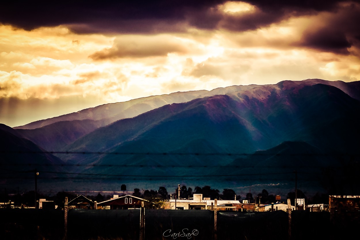 "Atardecer... a puro drama de color!... en Salta" de Carina Saravia