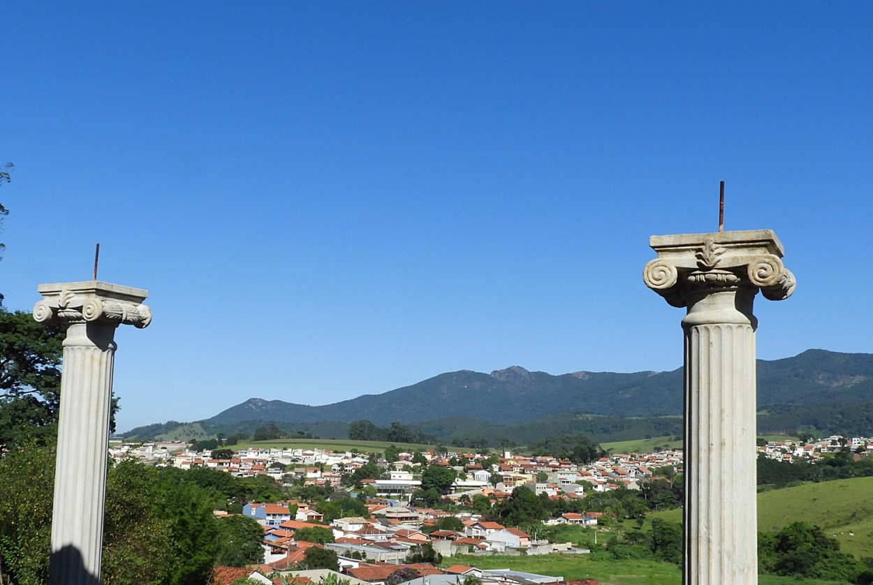 "Uma nova moldura, para minha querida cidade!" de Decio Badari