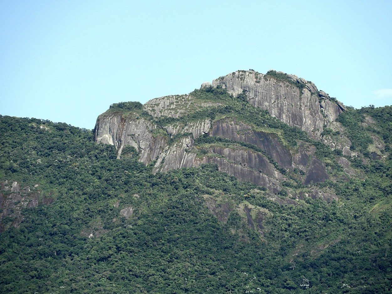 "Matas e pedras na Serra do Lopo" de Decio Badari