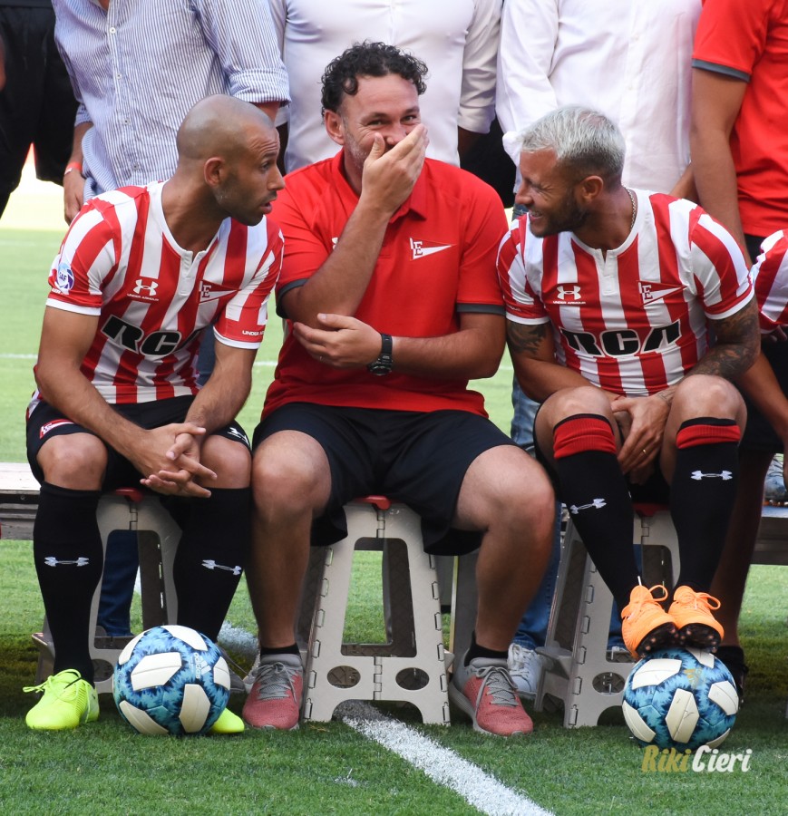 "Risas de Media Day" de Riki Cieri